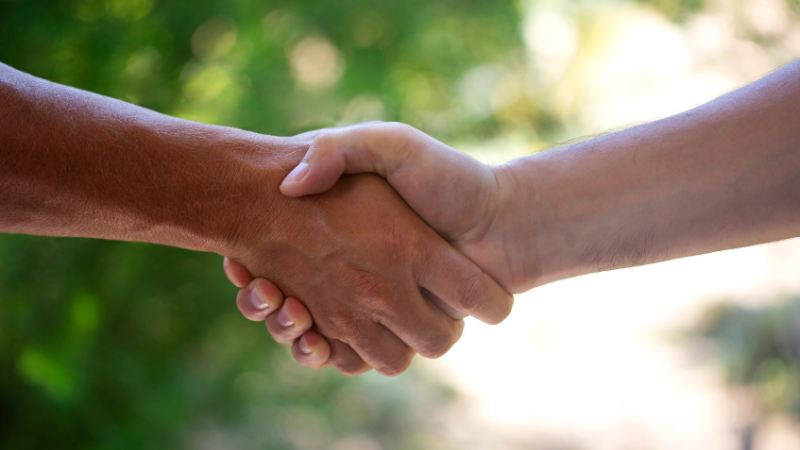 Tag des offenen Unternehmens - Handshake